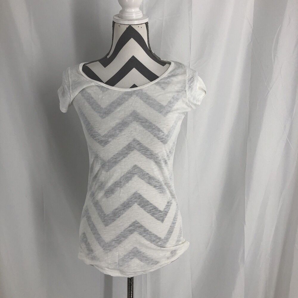 Max Rave Women White T-Shirt Large